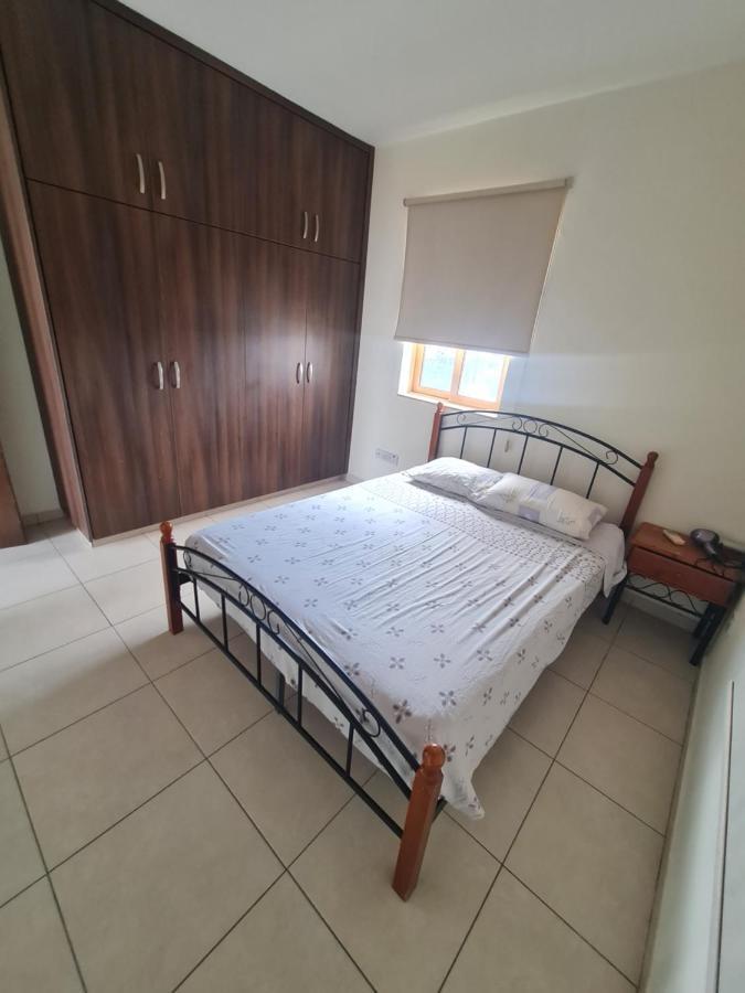 Апартаменти Top Floor 1 Bdrm Aprtrmnt Dromolaxia Екстер'єр фото
